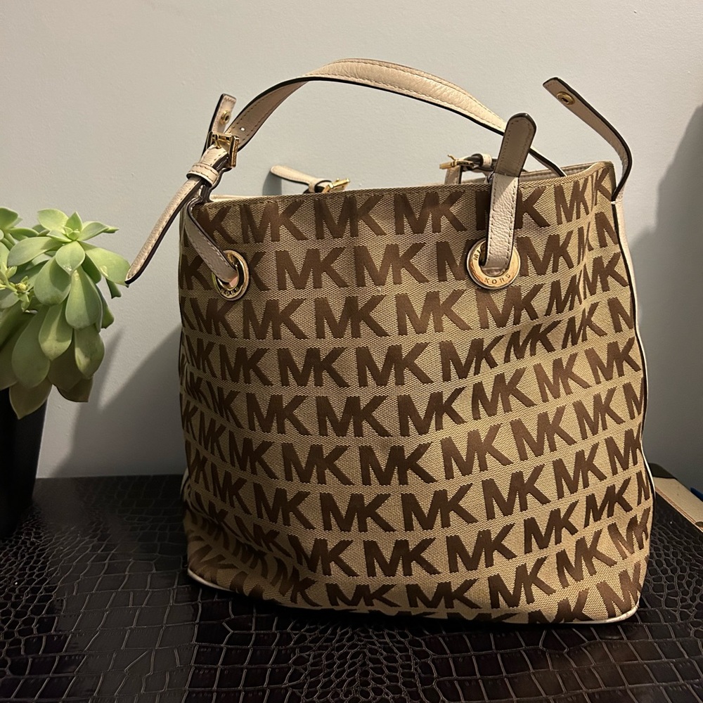 Vintage Y2K style Michael Kors Shoulder Bag